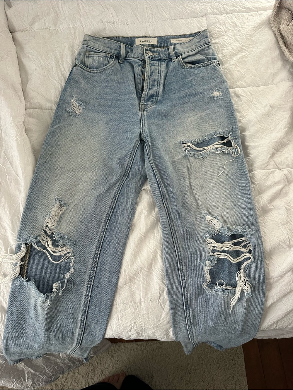 PacSun Light Wash Distressed Boyfriend Jeans